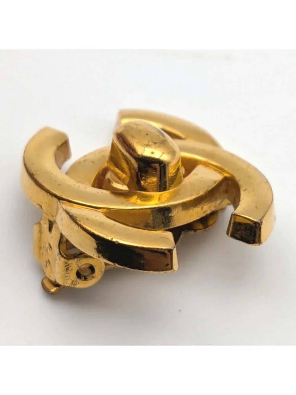 Chanel CC Logo Turnlock Gold Single Earring Vintage